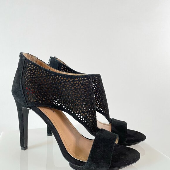 Such Detail! BCBGeneration ‘Kadia’ Die-Cut Black Suede Lacework Sandals Heels - Picture 4 of 9